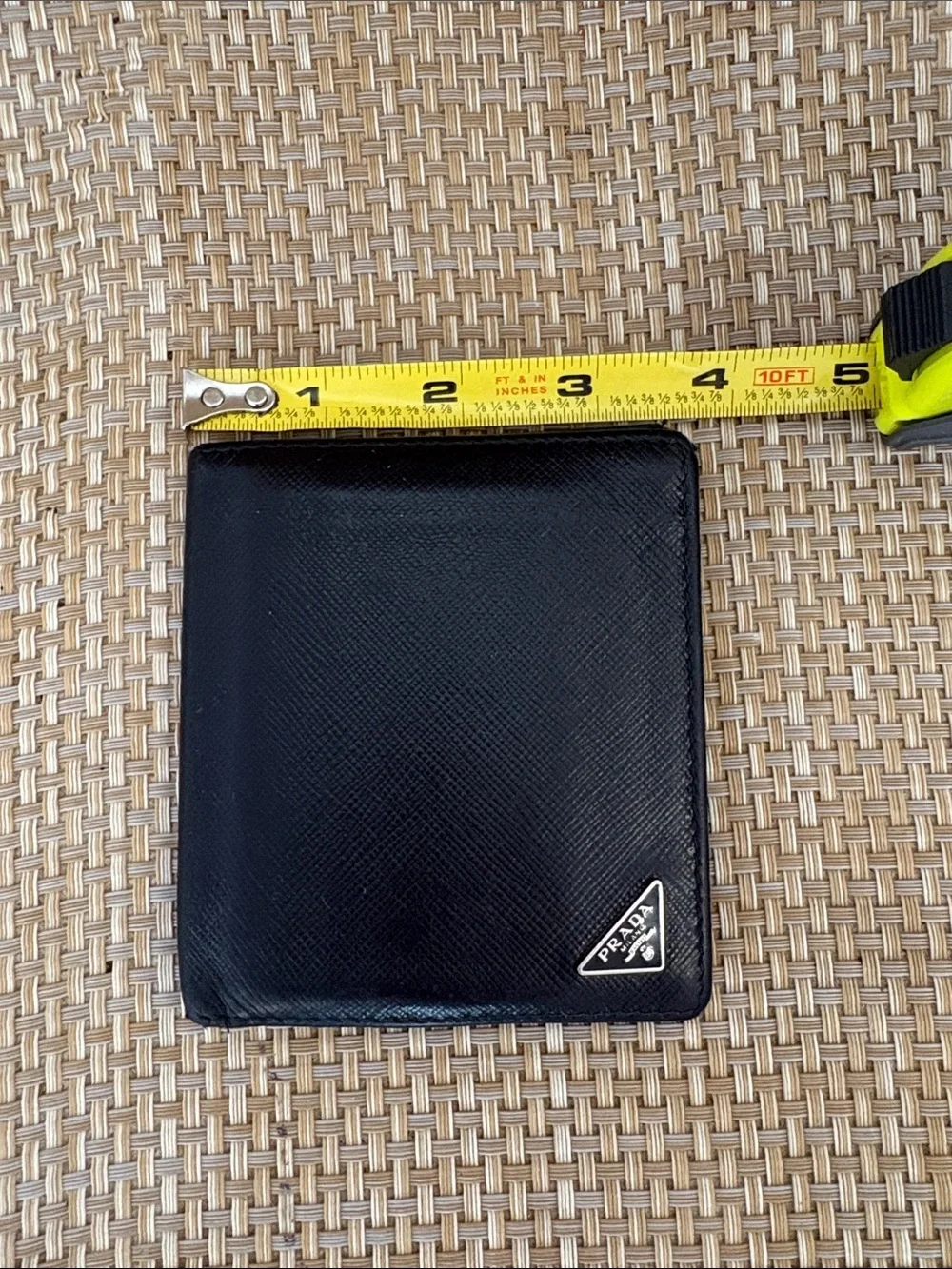 Prada bi fold